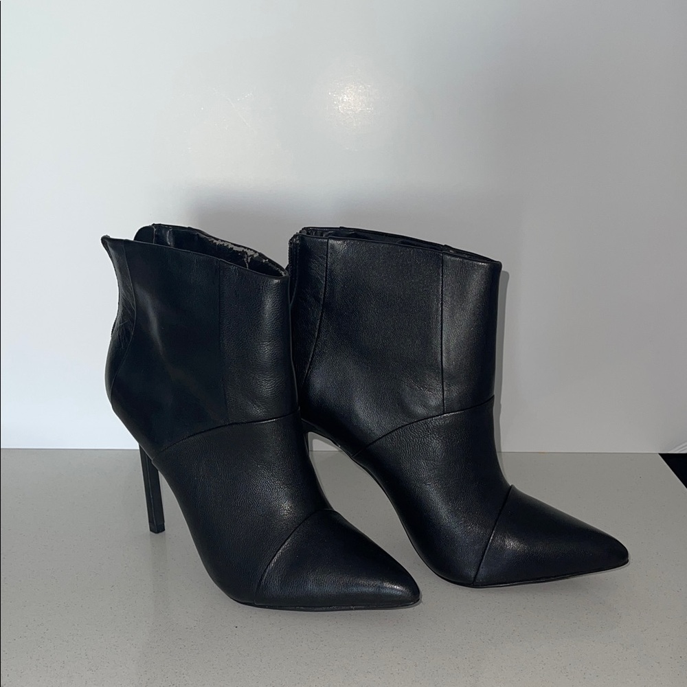 Shoemint Elegant Black Ankle Boots size 7
